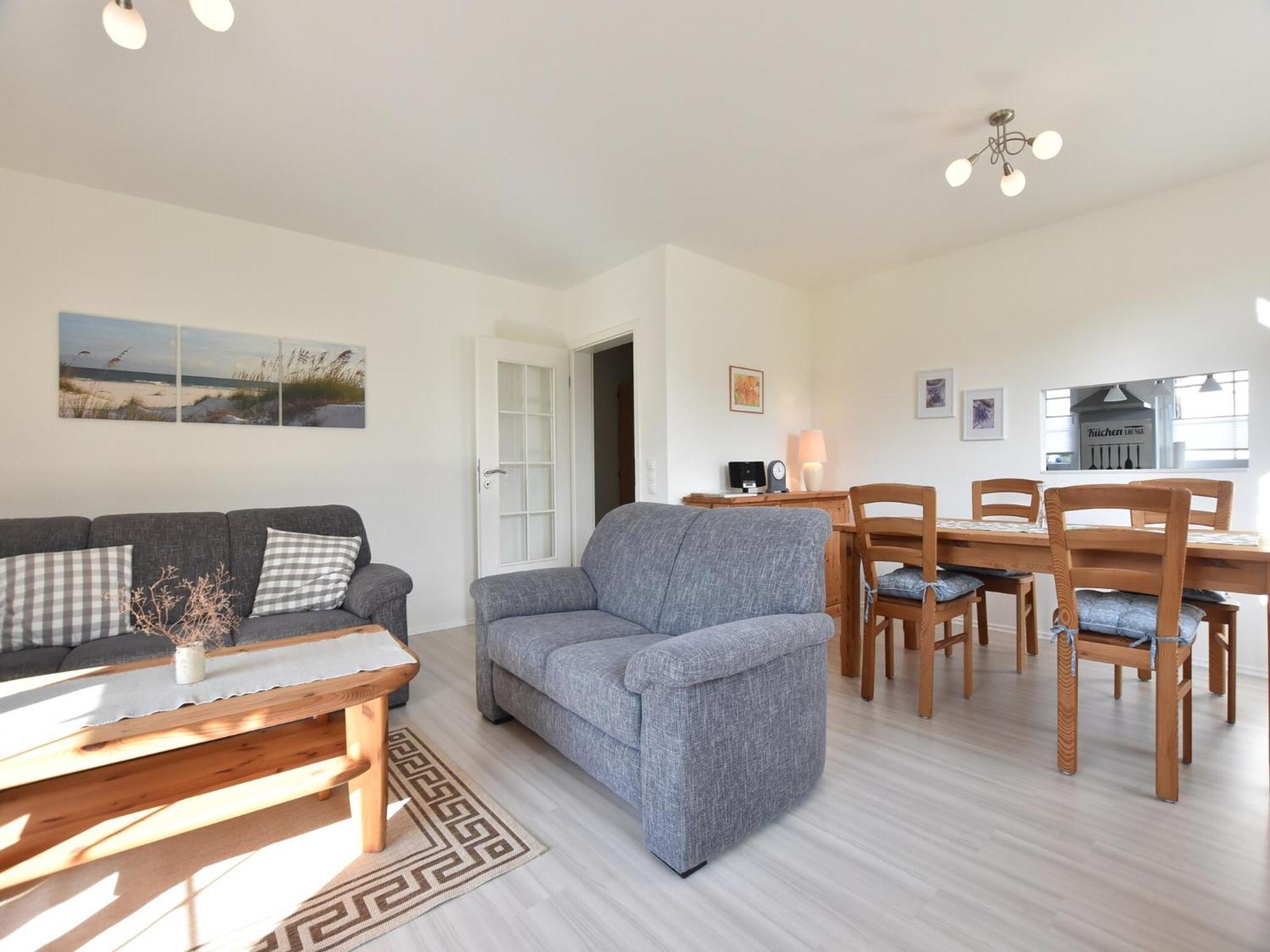 Charming Apartment in Oldenburg in Holstein with Terrace Buitenkant foto