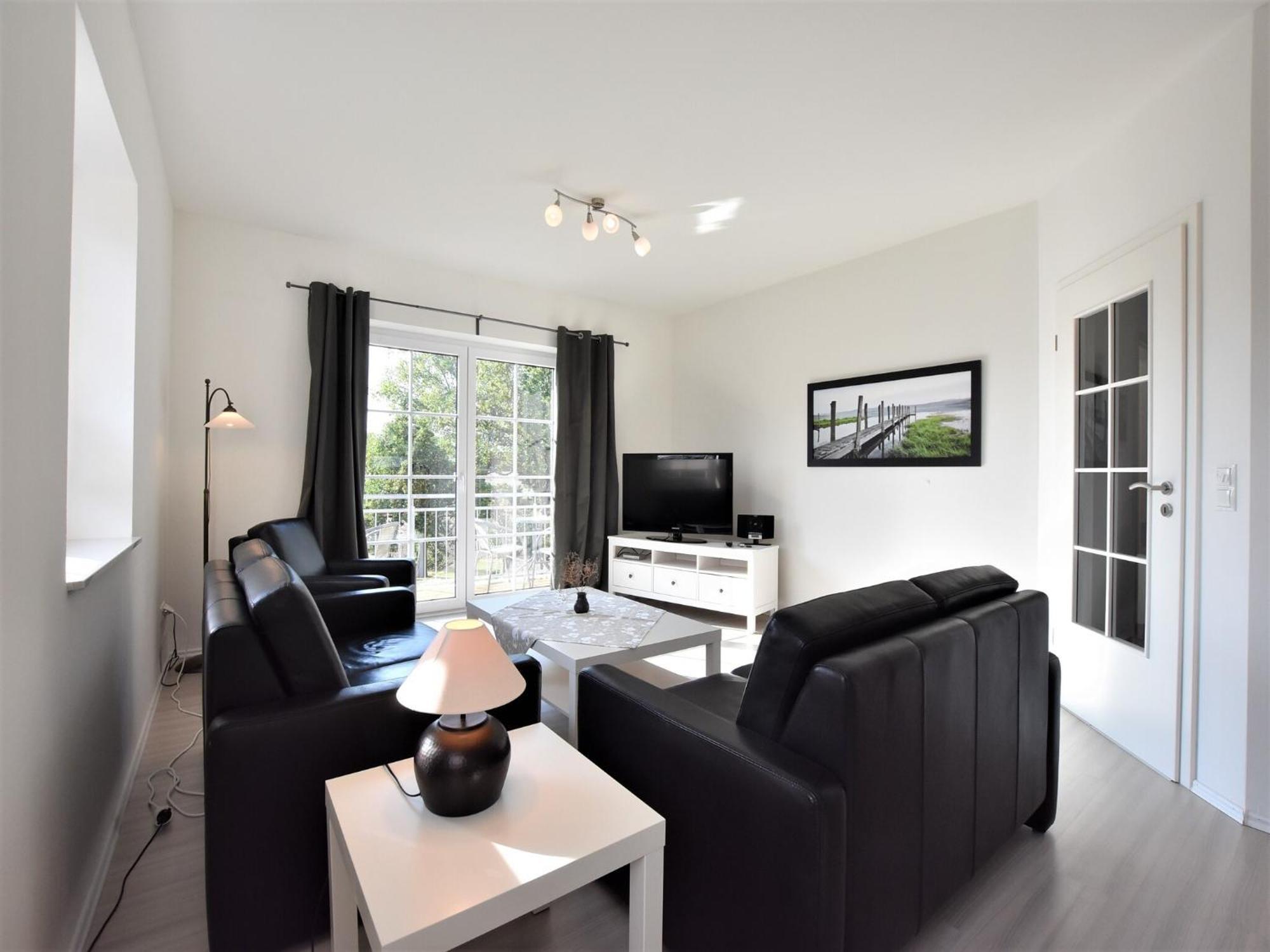 Charming Apartment in Oldenburg in Holstein with Terrace Buitenkant foto