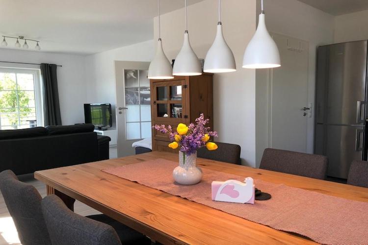 Charming Apartment in Oldenburg in Holstein with Terrace Buitenkant foto