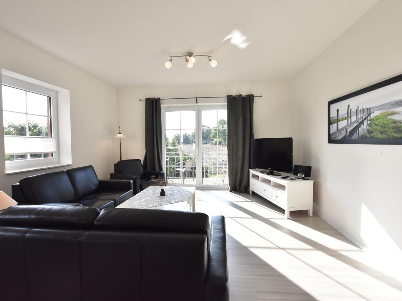 Charming Apartment in Oldenburg in Holstein with Terrace Buitenkant foto